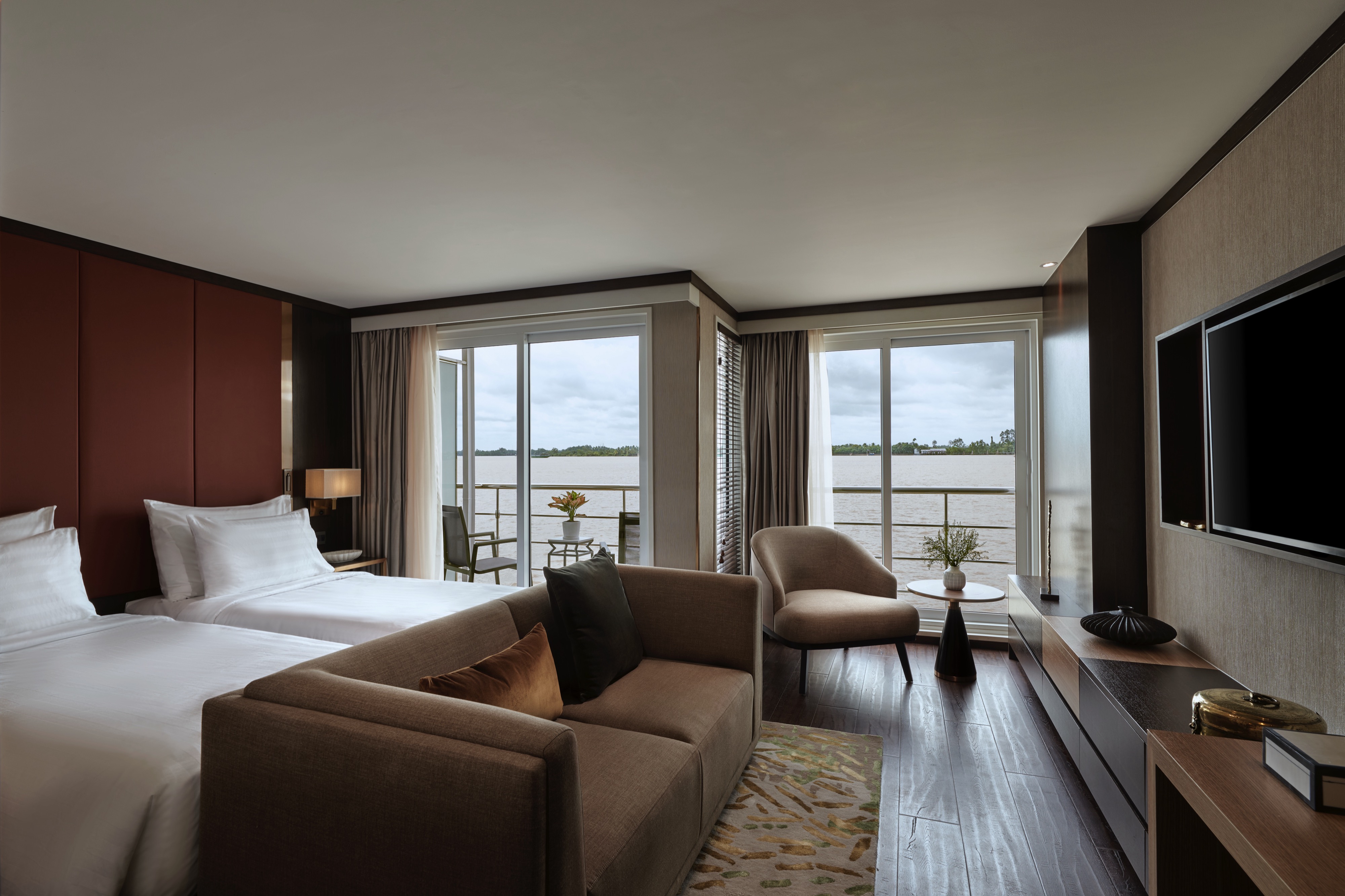 Deluxe Twin Balcony Suite